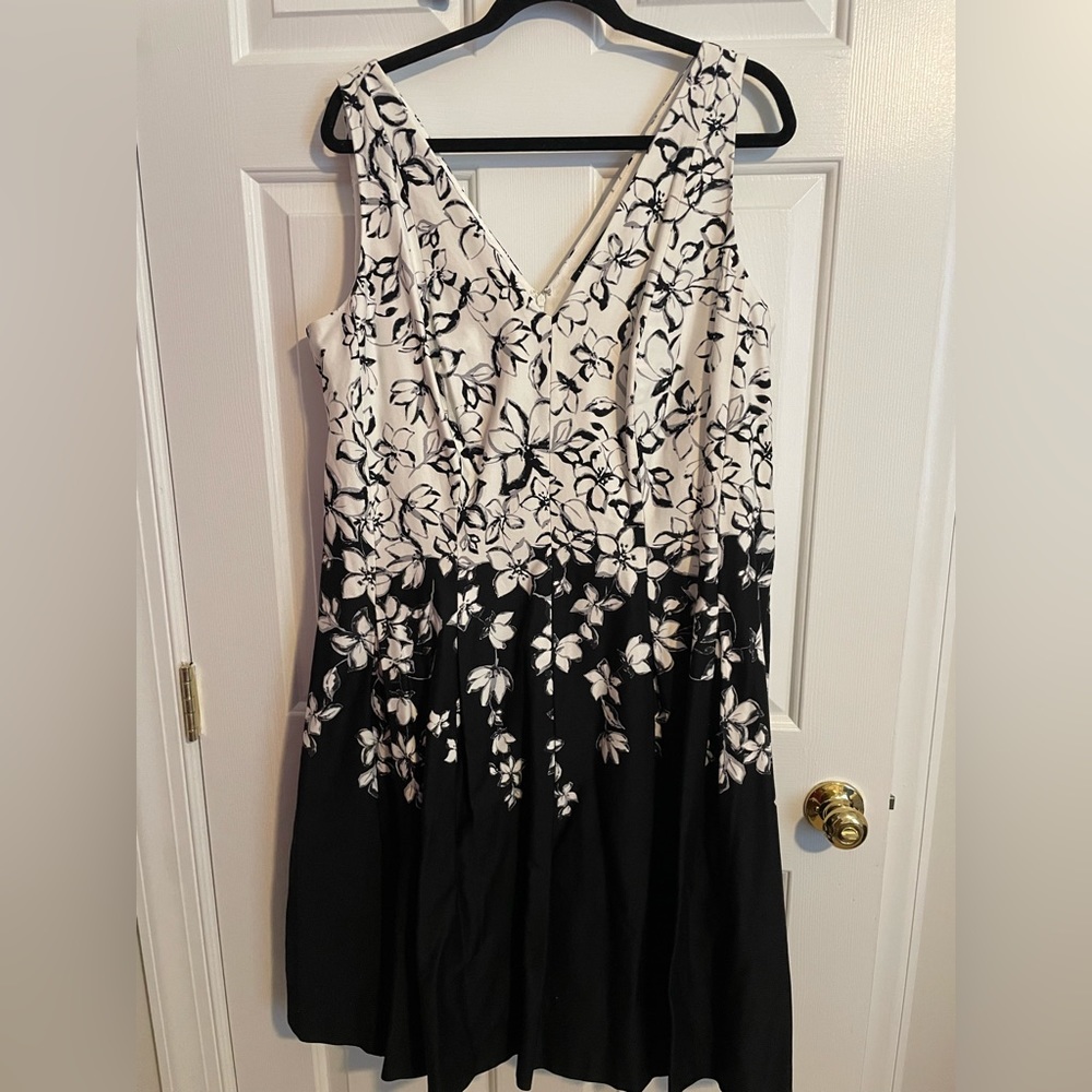 Ralph Lauren Black and White floral colorblock dress size 16w